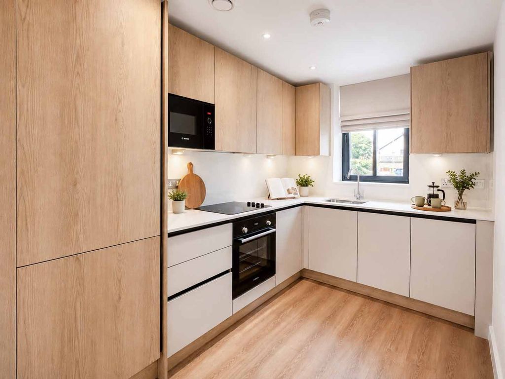 Property photo 3 of 7 Kitchen