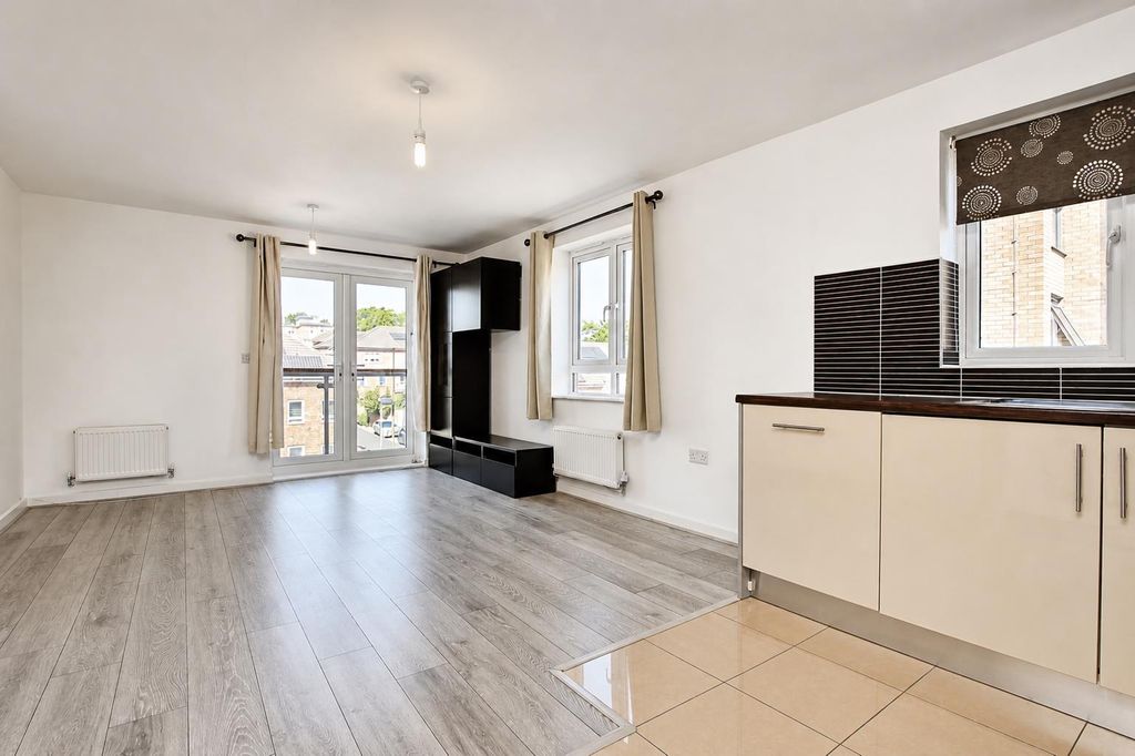 Property photo 2 of 6 Fa32A6Bd-Feb1-47Bb-A928-c1Ed9F6907ba.Png