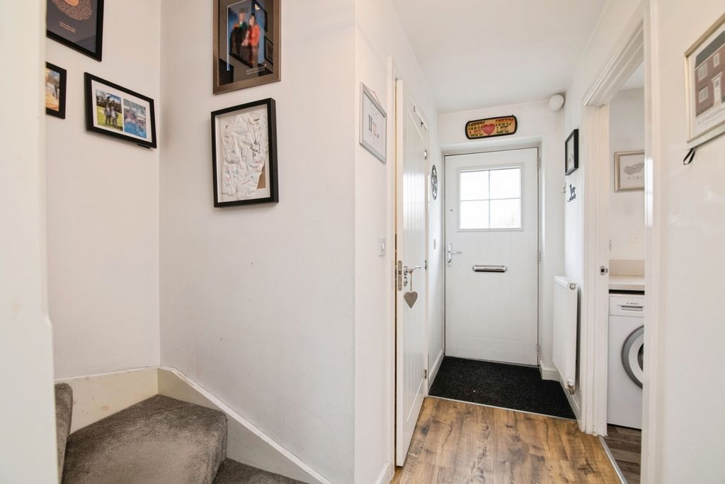 Property photo 2 of 20 Entrance