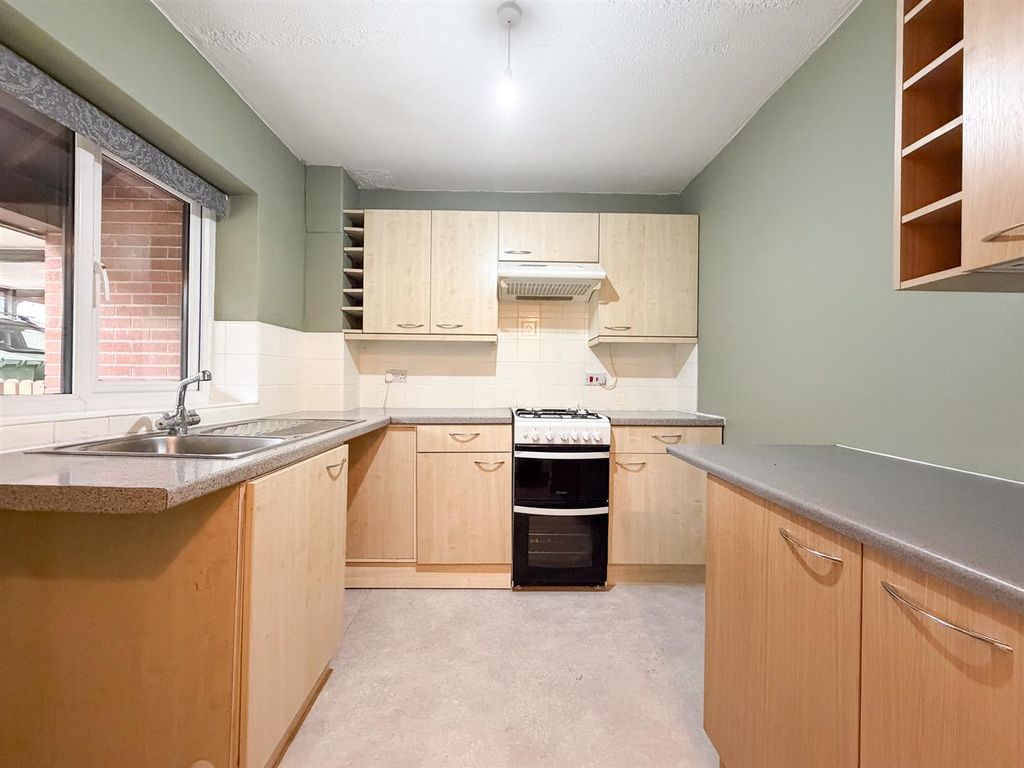 Property photo 2 of 8 Kitchen