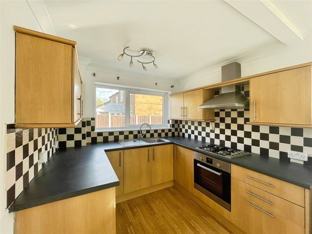 Property photo 2 of 19 Picture No. 33