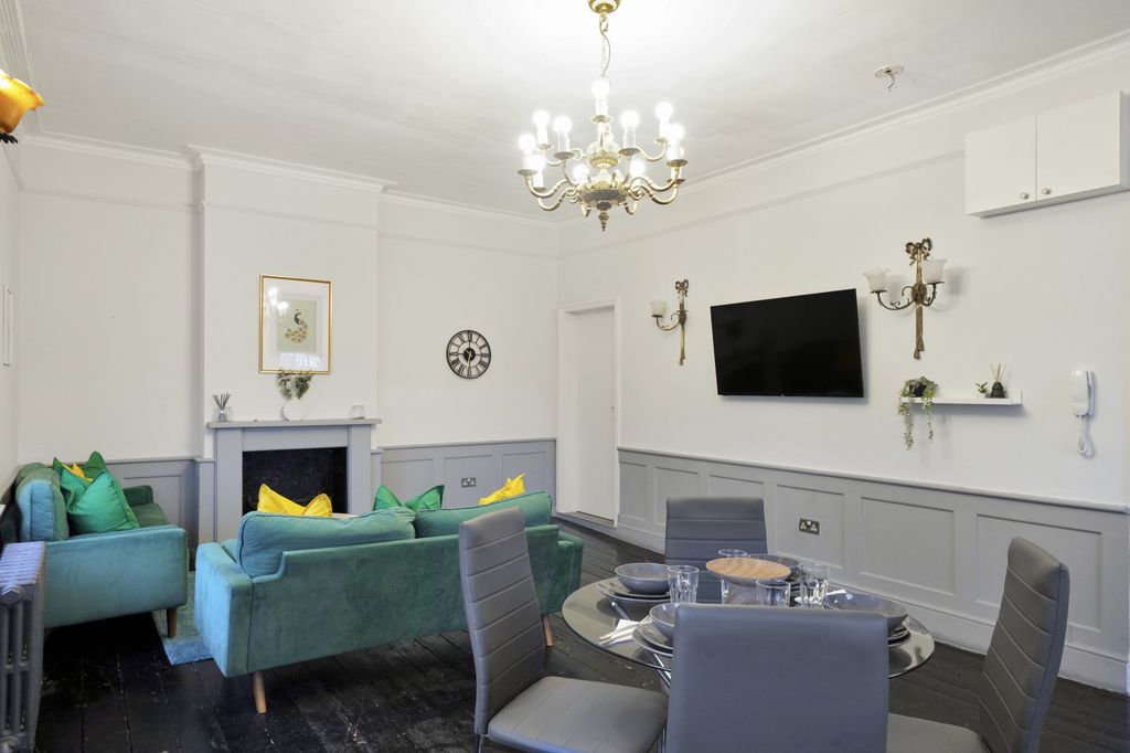 Property photo 2 of 26