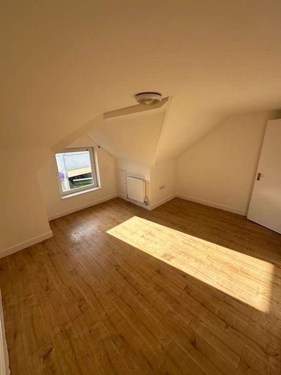 Property photo 2 of 7 Loft