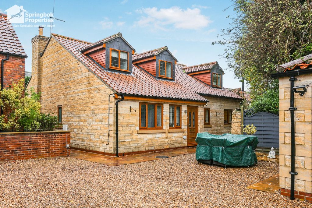 Property photo 1 of 19 Front View