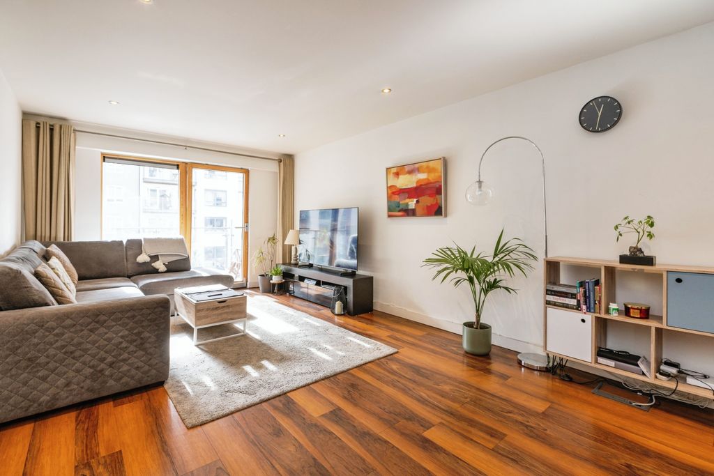 Property photo 1 of 15 Open Plan Living