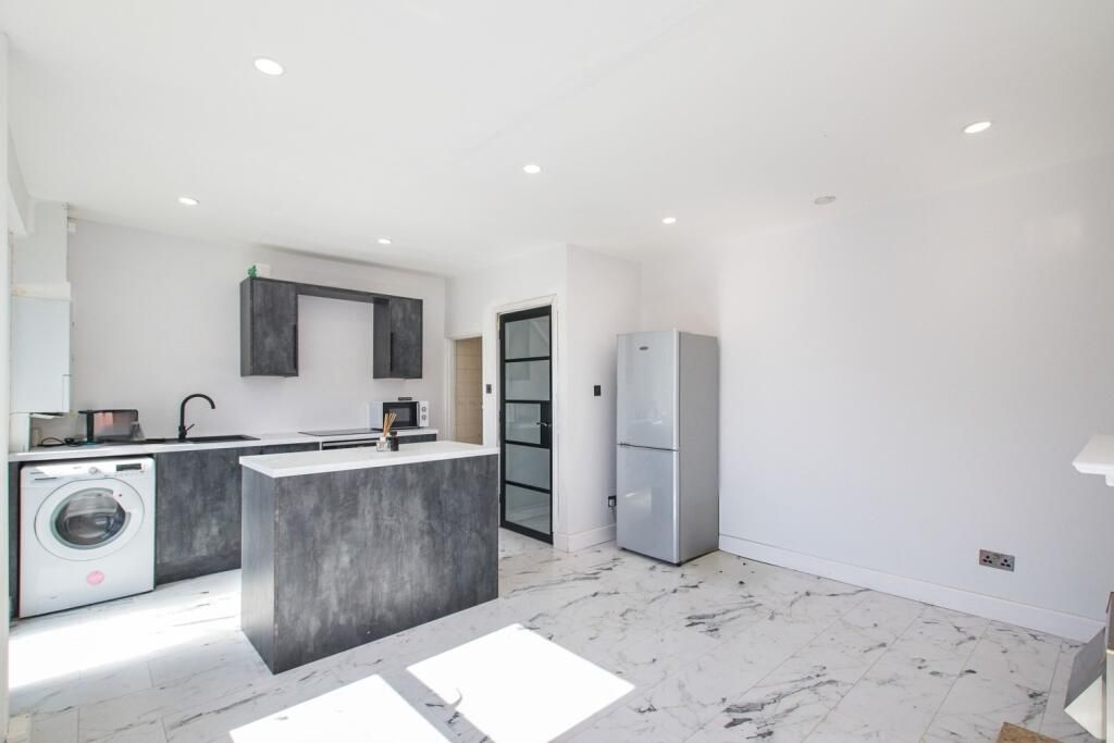 Property photo 3 of 10 Gallery