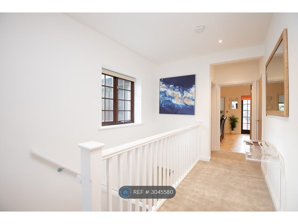 Property photo 2 of 25