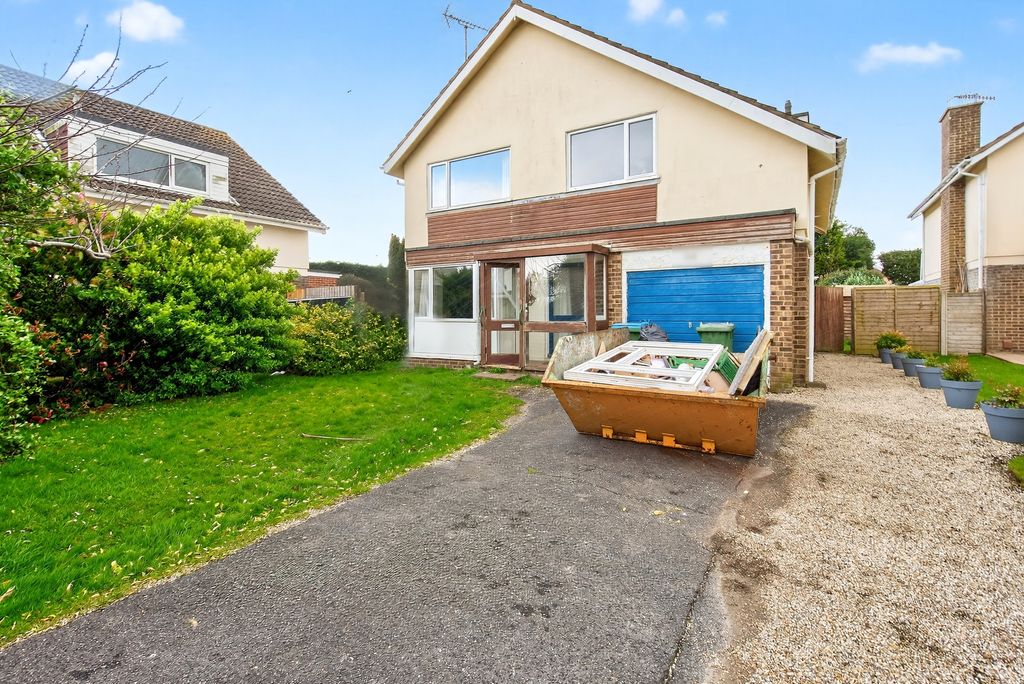 Property photo 2 of 25