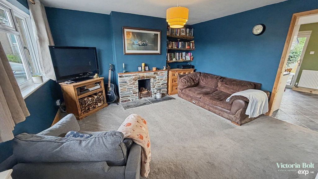 Property photo 3 of 13