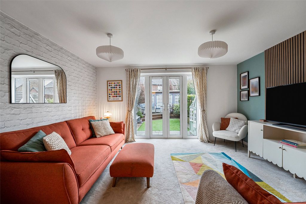 Property photo 2 of 19 Picture No. 17