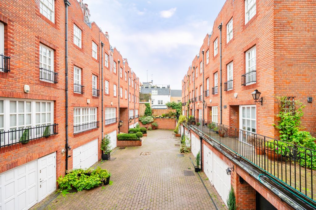 Property photo 1 of 41