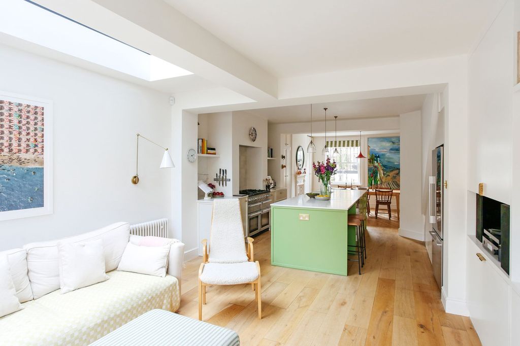 Property photo 2 of 50