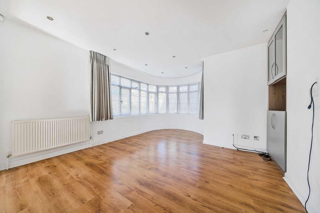 Property photo 3 of 11 Not Specified