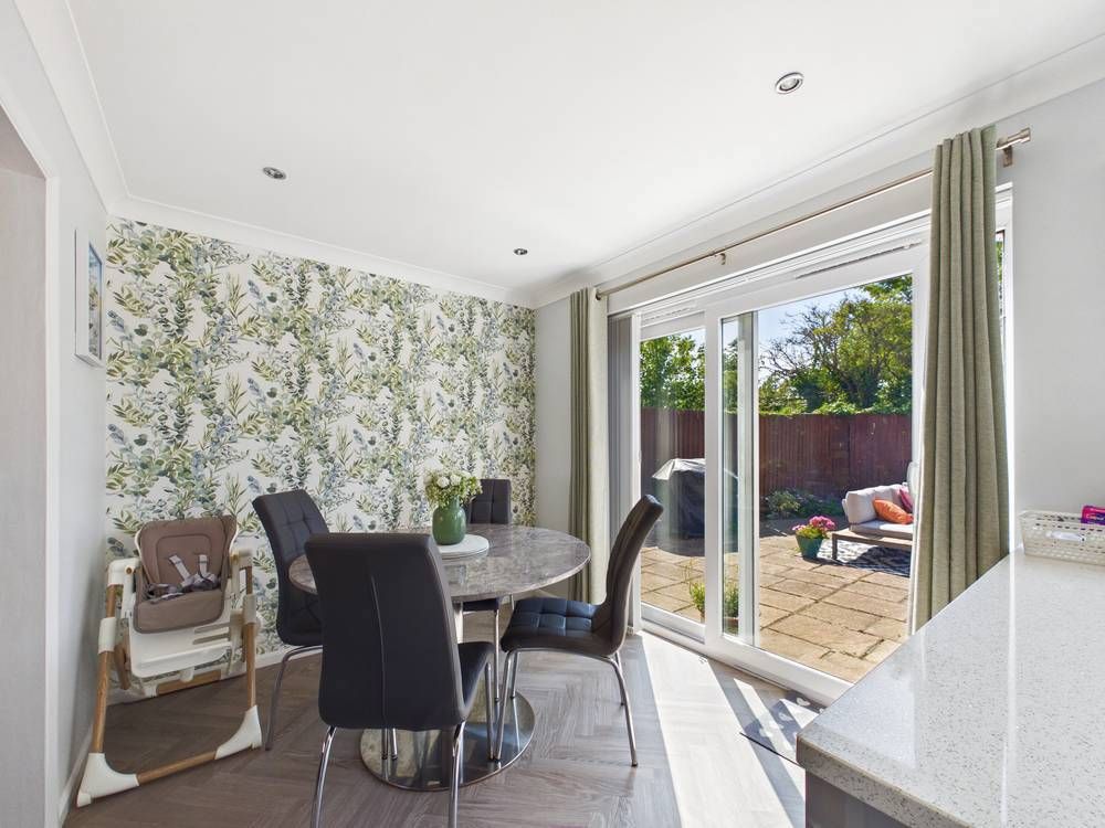 Property photo 3 of 17 Giraffe360-Still011