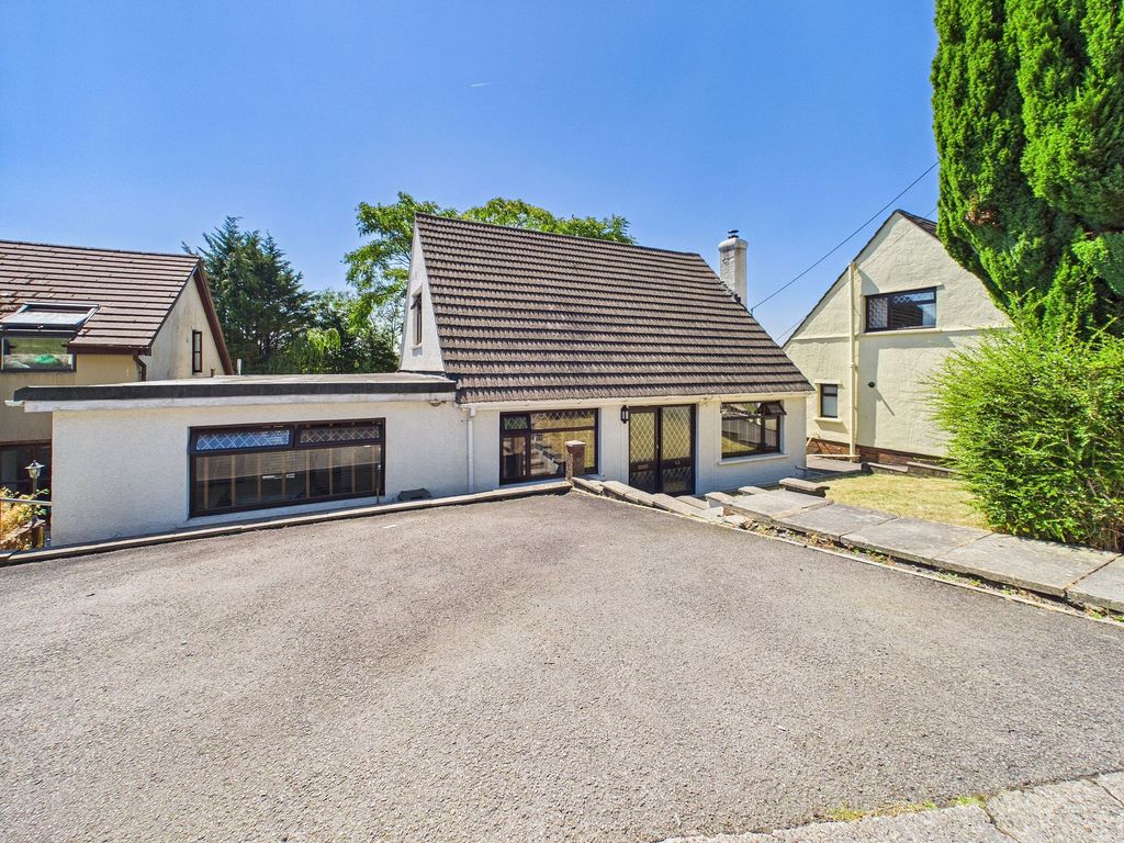 Property photo 1 of 34
