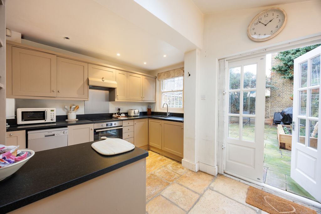 Property photo 2 of 4