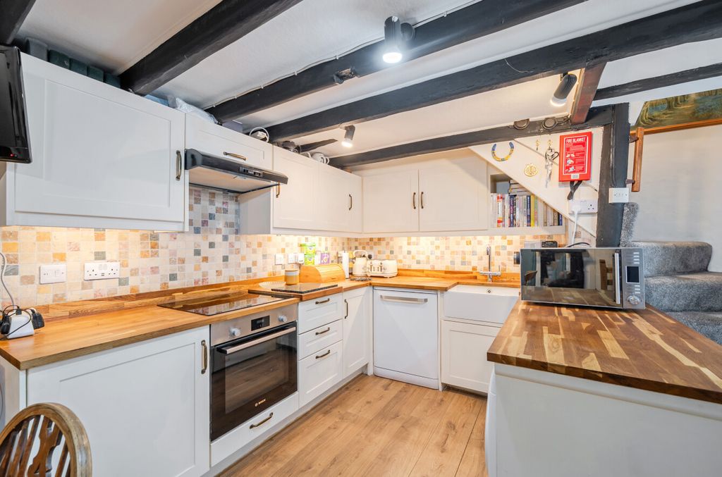 Property photo 2 of 9 1488122-12-6A4E85...