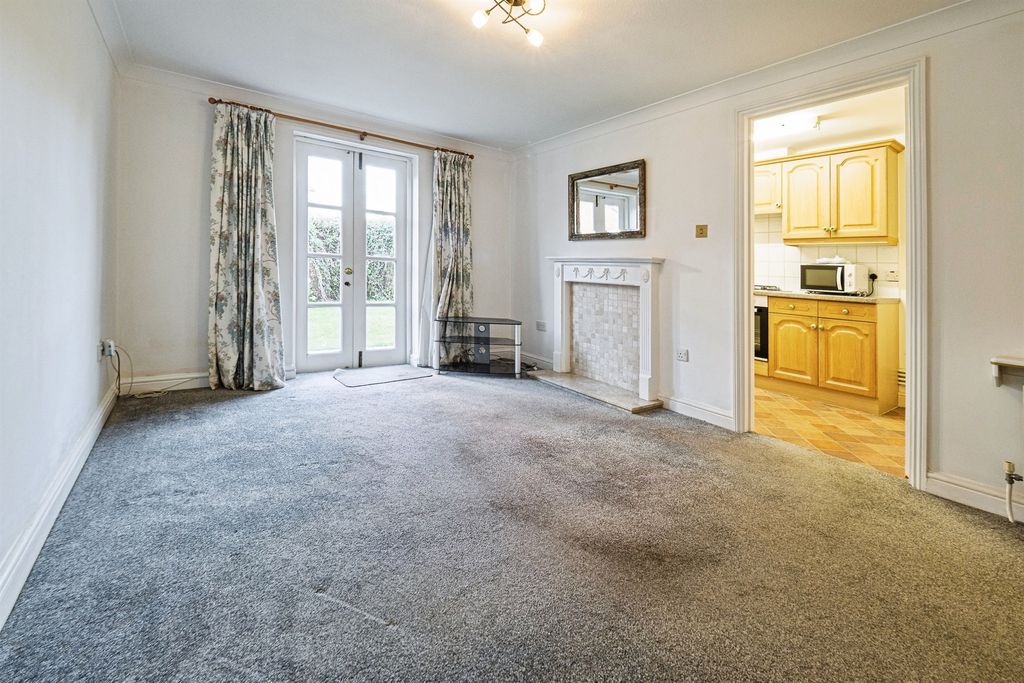 Property photo 2 of 14