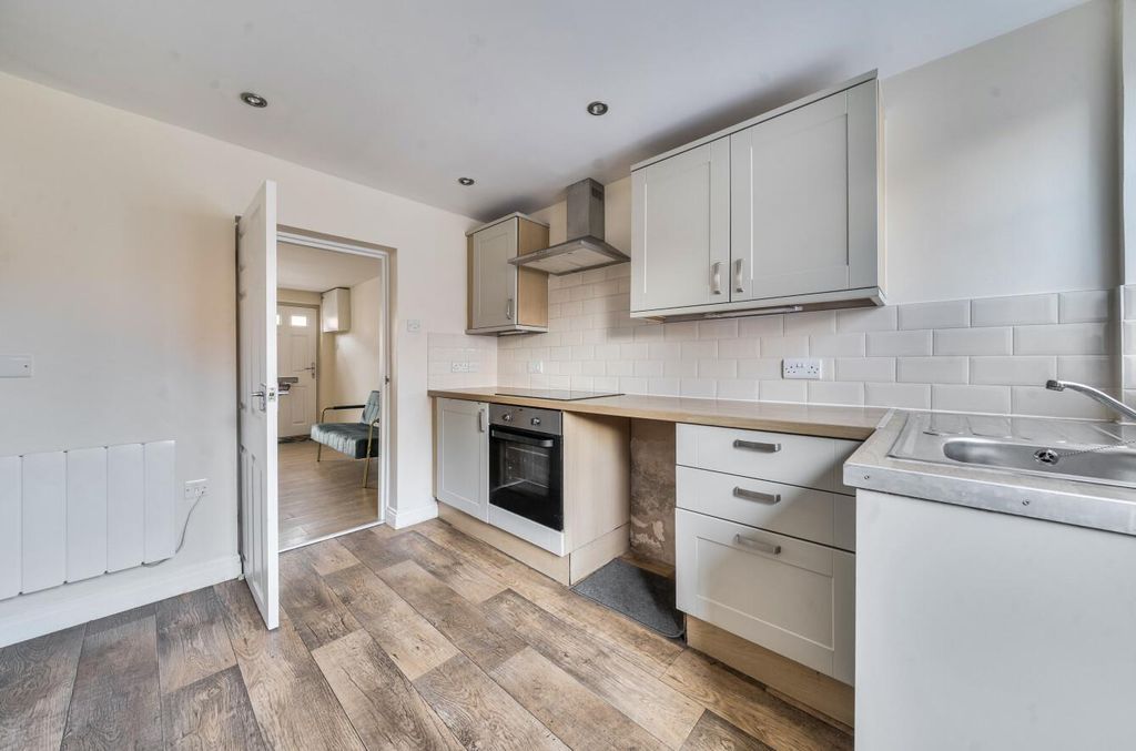 Property photo 3 of 18 1364838-11-68E8Cccf3777B.Jpg