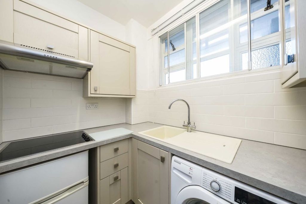 Property photo 3 of 4