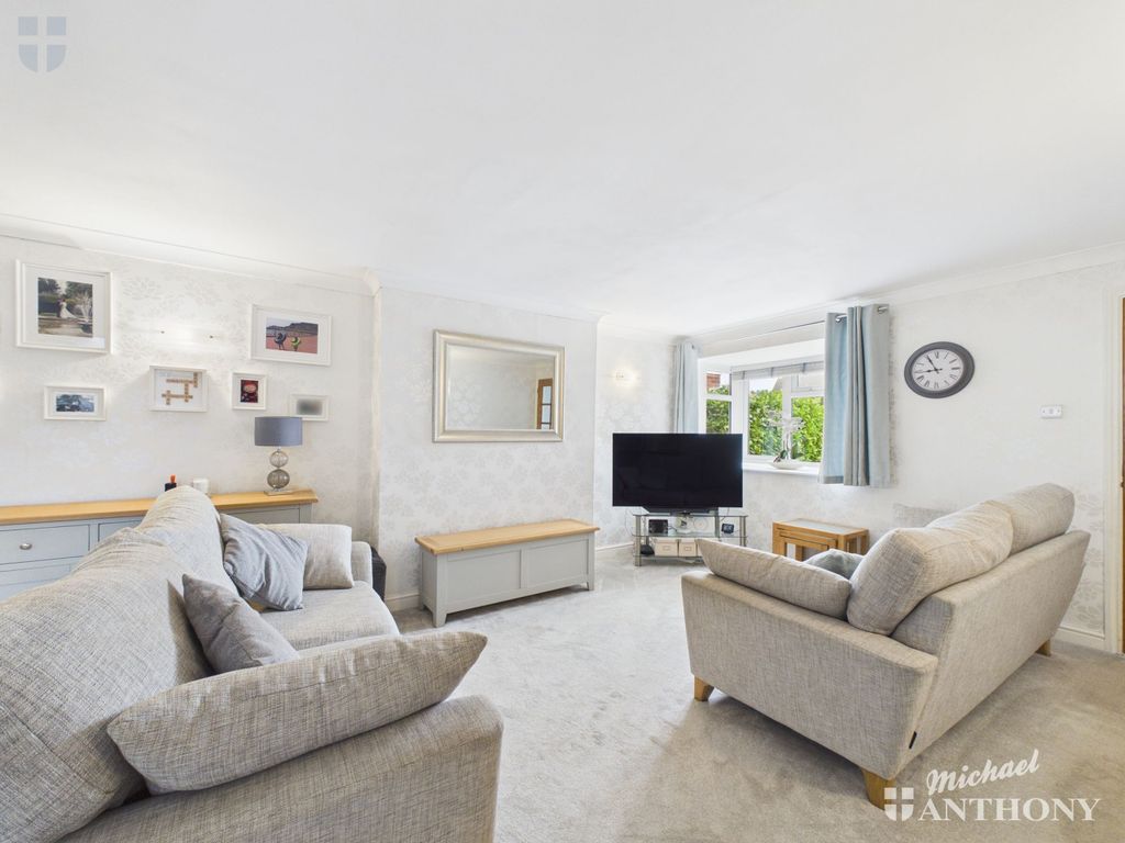 Property photo 2 of 22 Cam03218G0-Pr0953-Still003