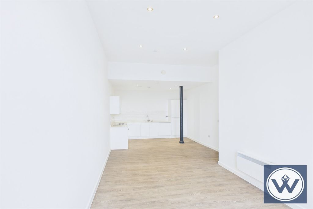 Property photo 1 of 12 (Main)