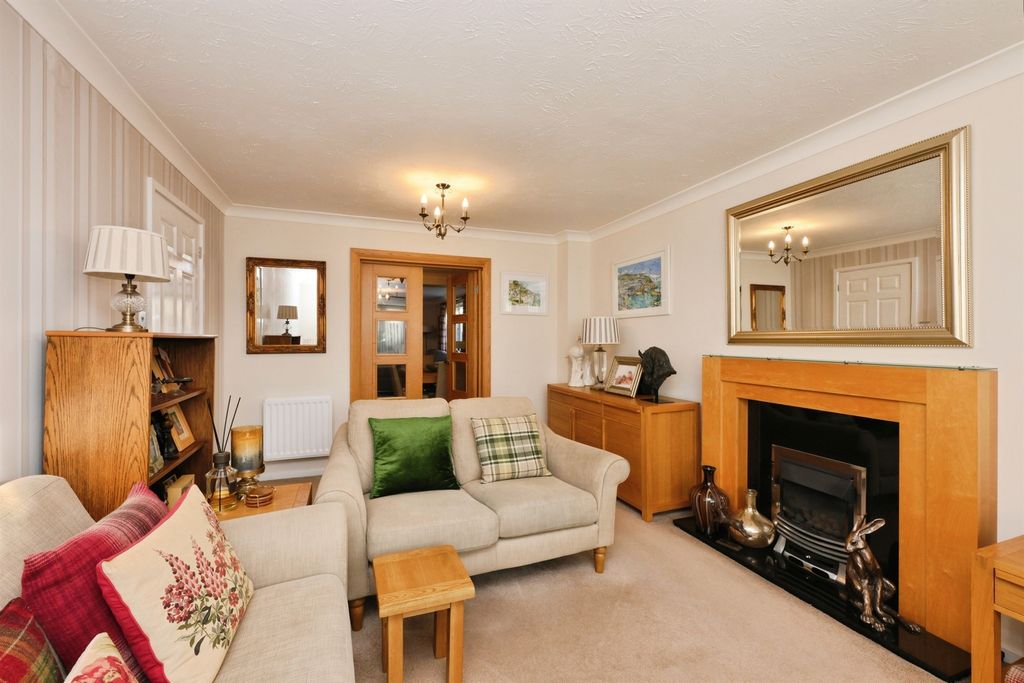 Property photo 2 of 21