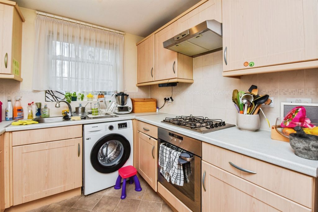 Property photo 3 of 13