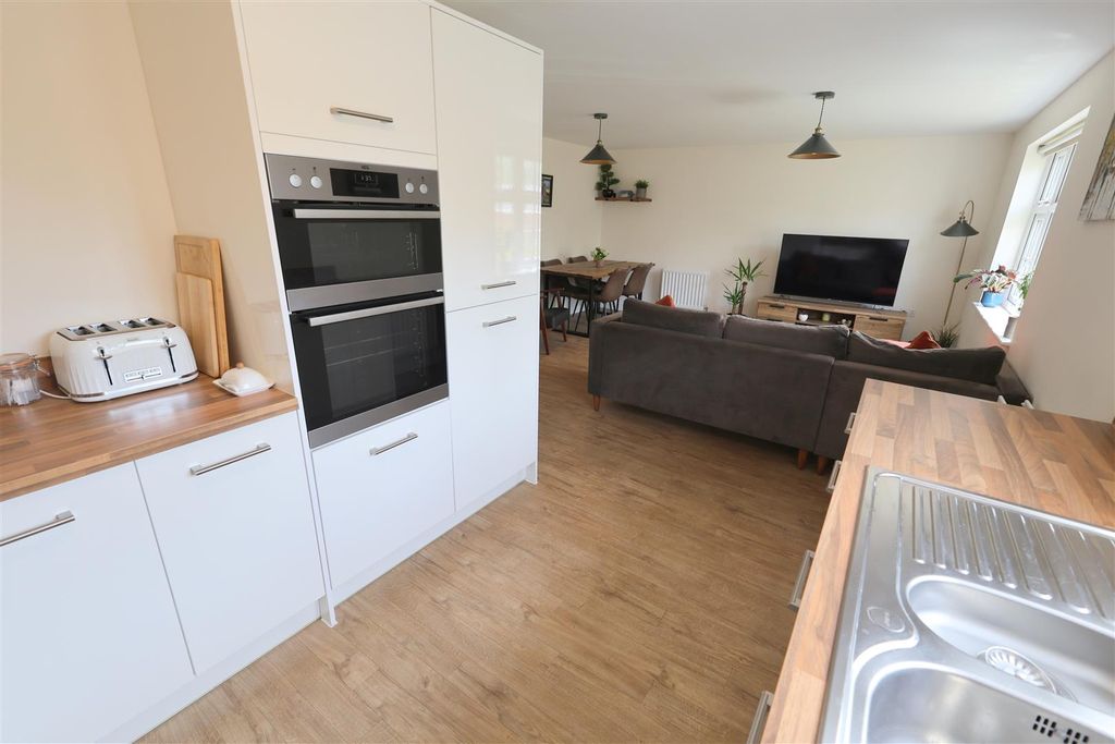 Additional image 9 of 2 bed flat for saleAlexander Road, Frenchay, Bristol BS16