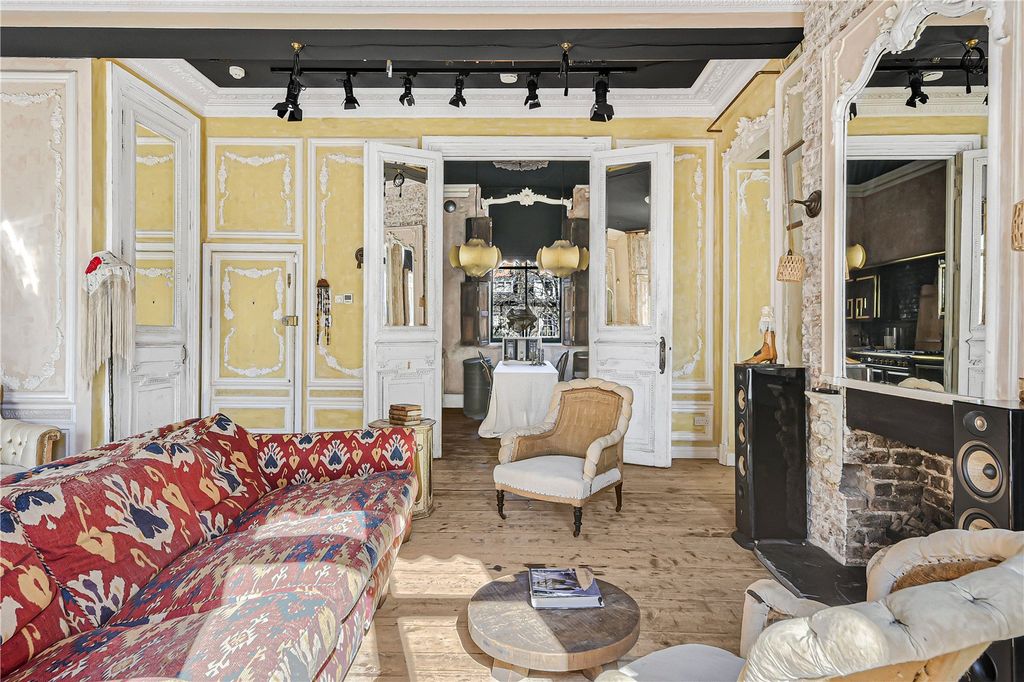 Property photo 3 of 20 Reception