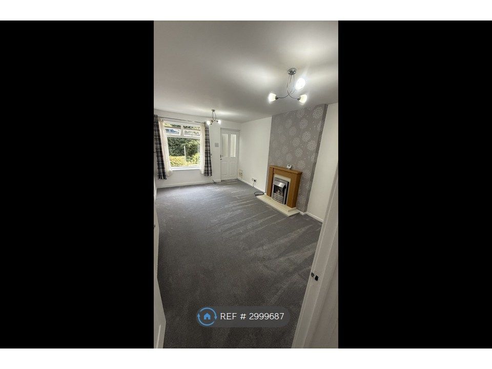 Property photo 1 of 12 Living Room