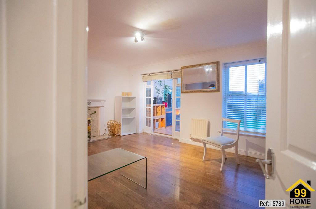 Property photo 3 of 28 Photo 2