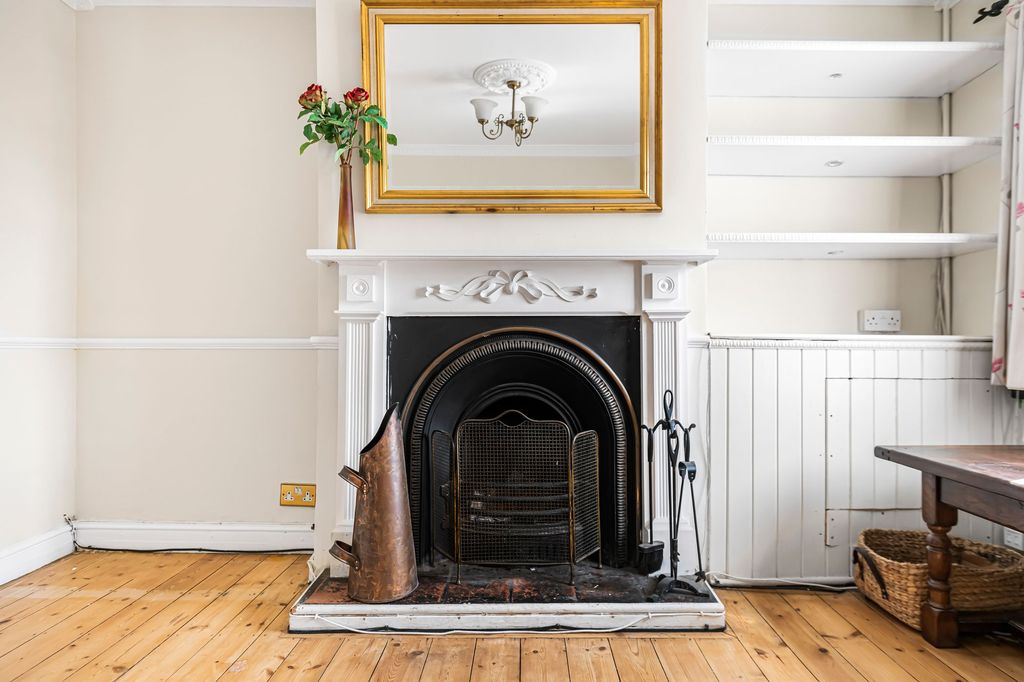 Property photo 2 of 9