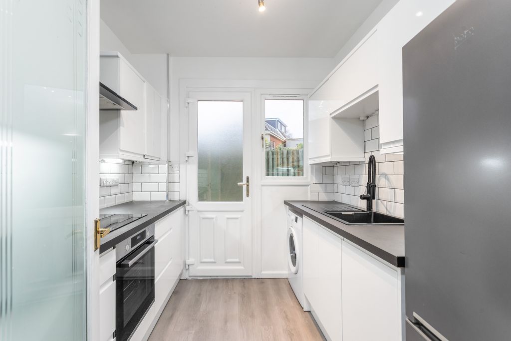 Property photo 3 of 39 Property Image 3