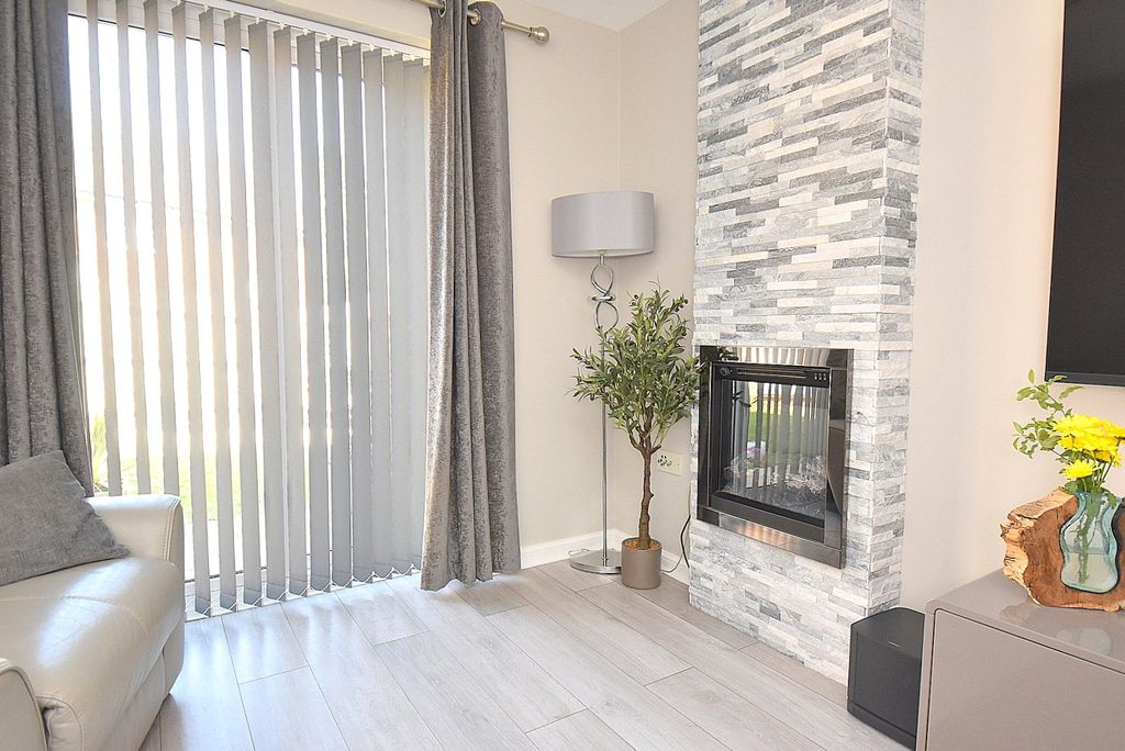 Property photo 3 of 16 Picture No. 01