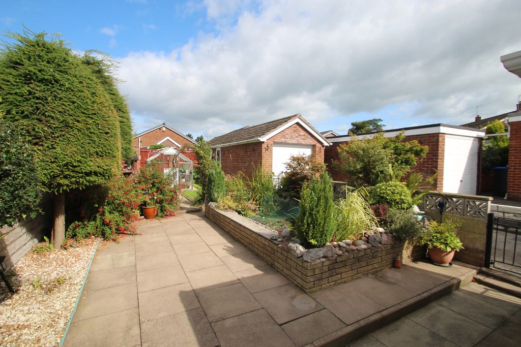 Property photo 2 of 13