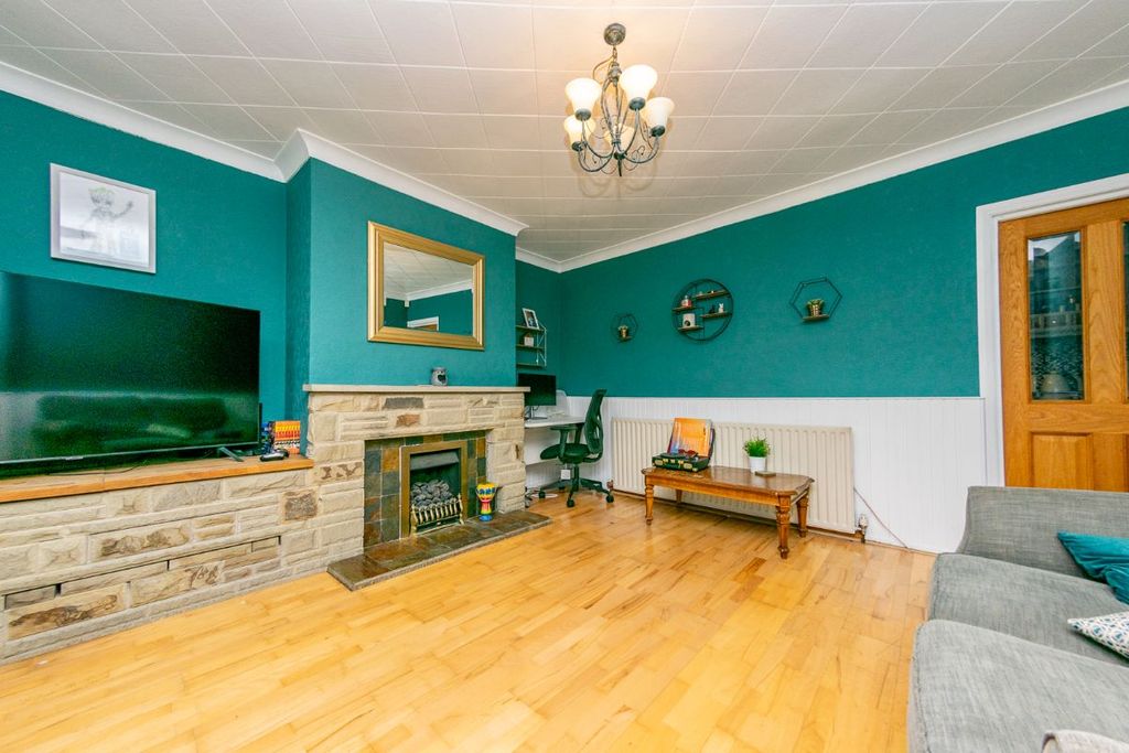 Property photo 3 of 25