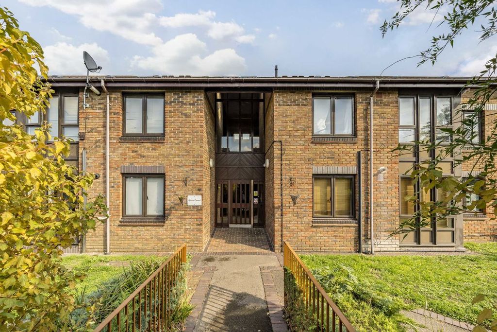 Property photo 1 of 5