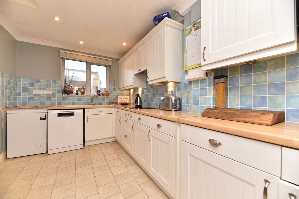 Property photo 3 of 23