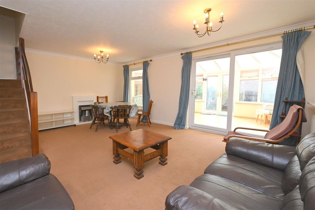 Property photo 3 of 18 Living Room1..Jpg