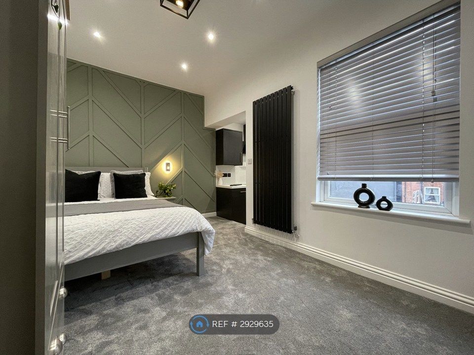Property photo 2 of 13 Studio Room 4