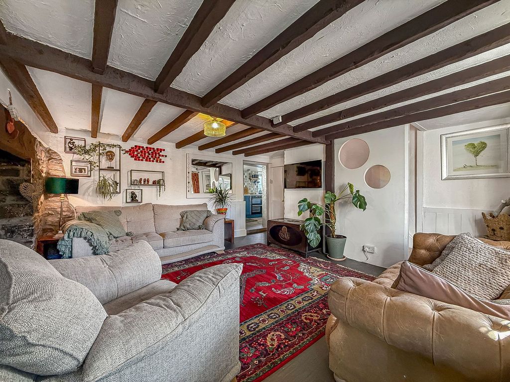 Property photo 3 of 27