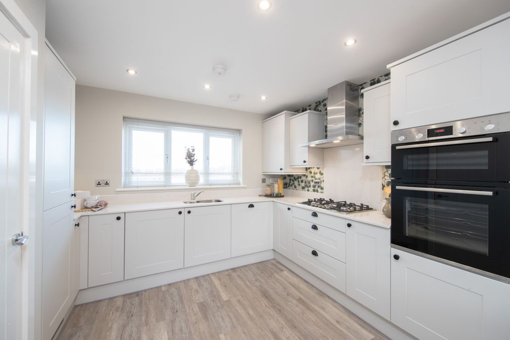 Property photo 3 of 13 Open Plan Kitchen