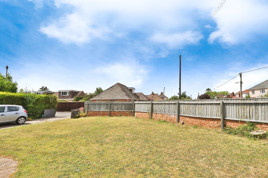 Property photo 3 of 17 Photo