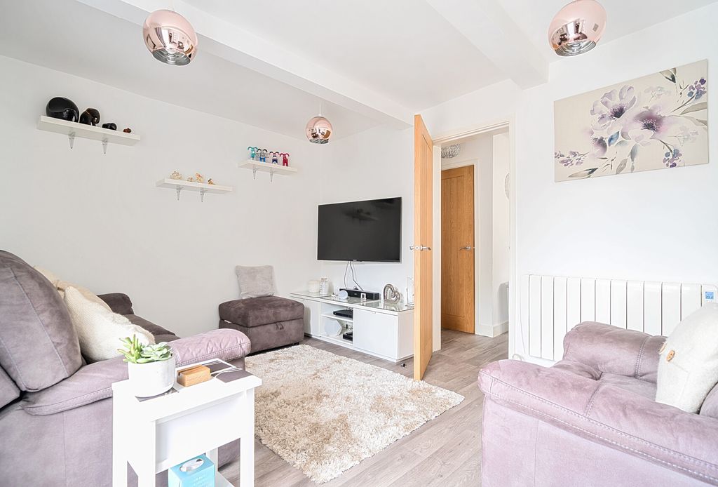 Property photo 1 of 19 1311366-14-685693...