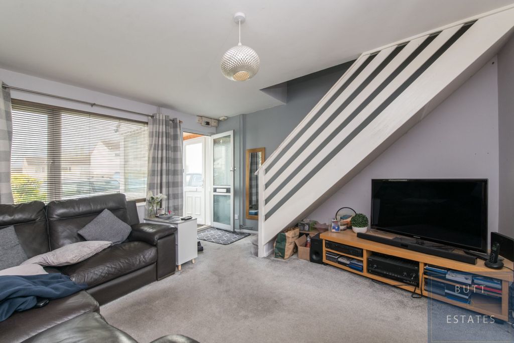 Property photo 3 of 12