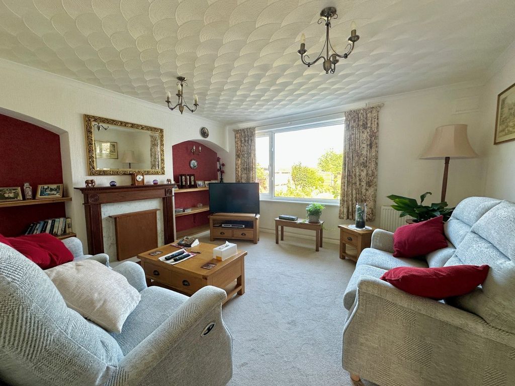 Property photo 2 of 12 Picture No. 15