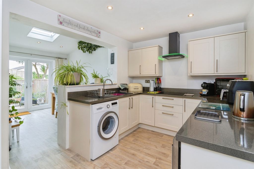 Property photo 2 of 17