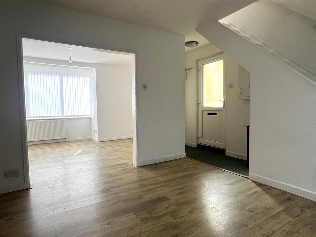 Property photo 3 of 15 Dining Room