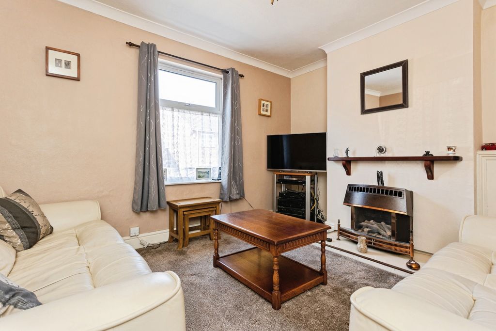 Property photo 3 of 14